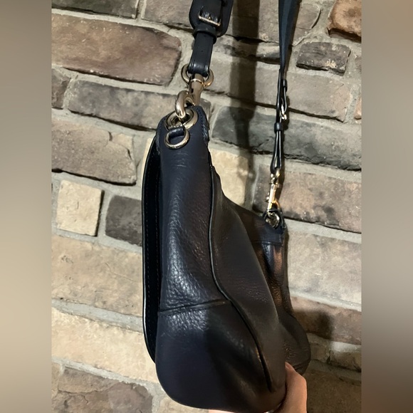 Elegant Coach Jes Messenger Crossbody Navy with Embossed Design - Picture 11 of 16